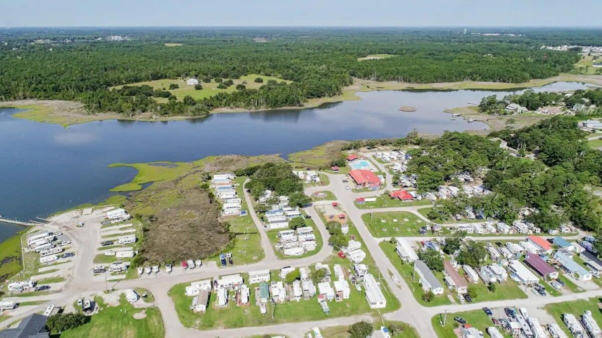 Surf City 2Br Model Home With Pool And Boat Ramp Access Exterior photo