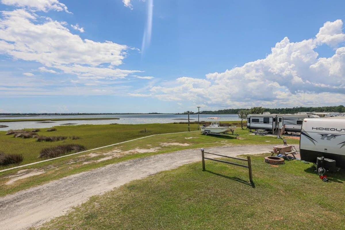 Surf City 2Br Model Home With Pool And Boat Ramp Access Exterior photo